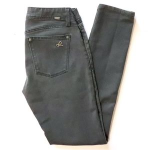 Mid-rise "Emma Legging" skinny jeans in color "Stone"